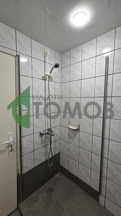 Тристаен апартамент в кв. Железник