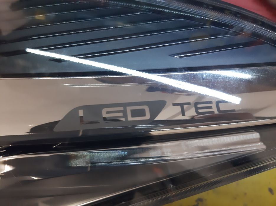 Ляв фар  DR 5.0 HYBRID 2024 година