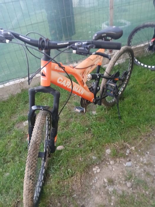 De vânzare Caraiman îl l-am de un an este foarte puțin ruginit are frane pe disc schimbătoare Shimano furca shok   este că noua prețul de 500 de leii