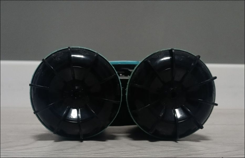 Машинка на пульте управления