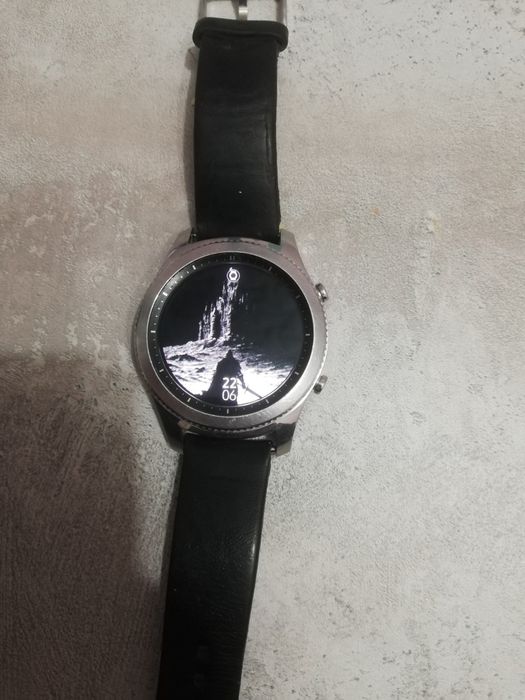 Продам часы samsung gear s3 classic