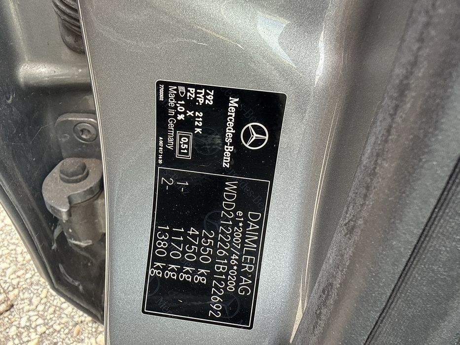 Врати Мерцедес w212 код на боята 792