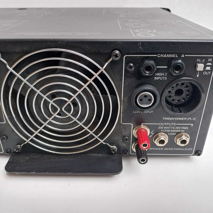 НАЙ ДОБРАТА ОФЕРТА  Стъпало/Усилвател Peavey CS-400 / Made in USA