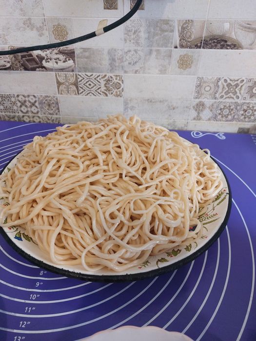 Готовлю лагманное тесто