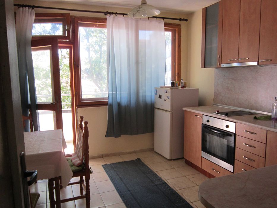 Дава се под наем Двустаен апартамент в Бургас, Възраждане - 85 кв.м за 127.5 € - Снимка #1