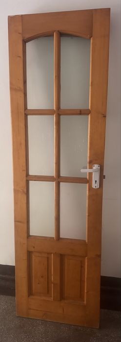 Usi interior lemn