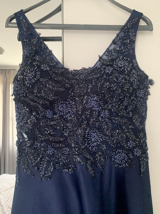 Официална рокля