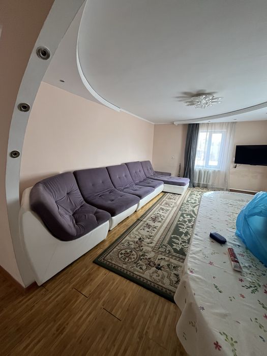 Продам б/у диван