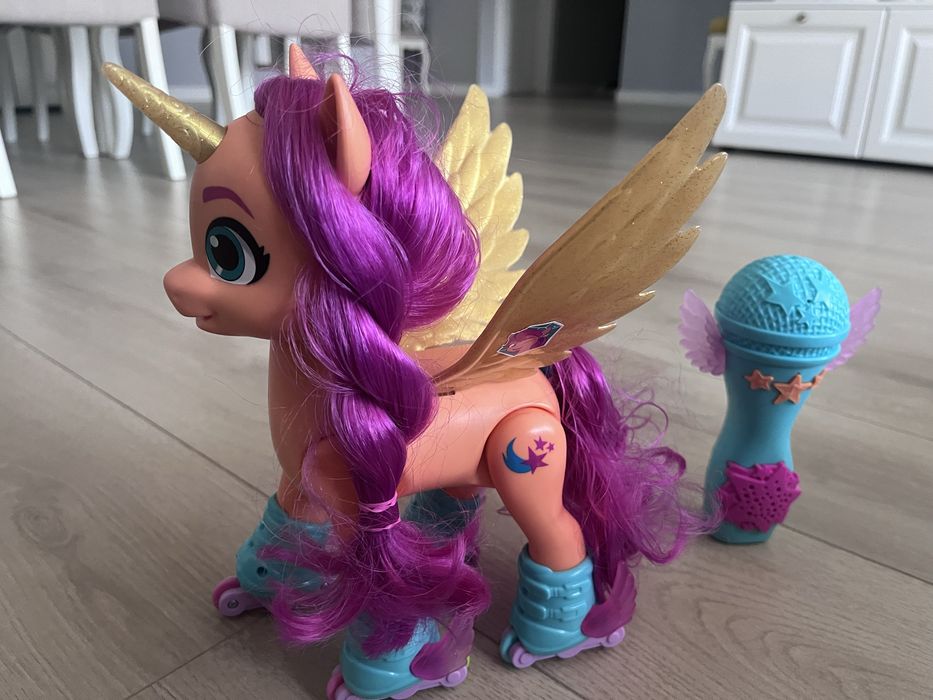 Unicorn Sing and Skate pe role