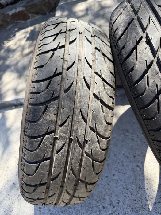 2 anvelope / cauciucuri vara, 195/65/15, marca TIGAR, stare foarte buna. Livrare cu verificare