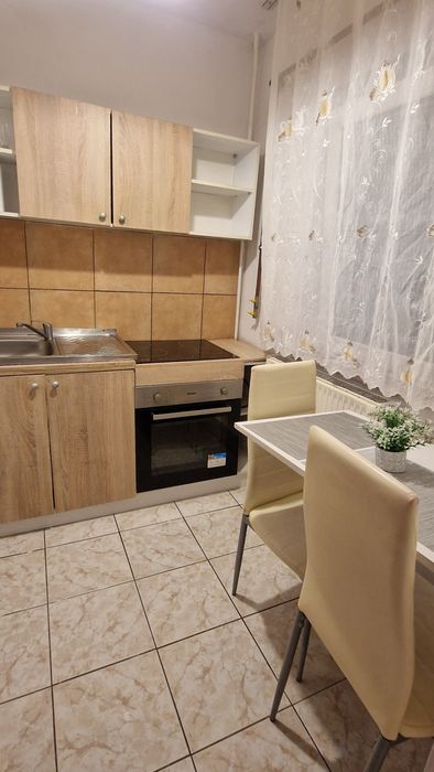 Inchiriez garsoniera parter Zona Nord