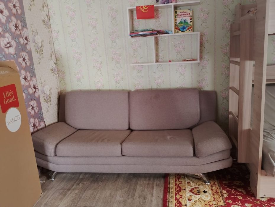 Продам диван не раскладной