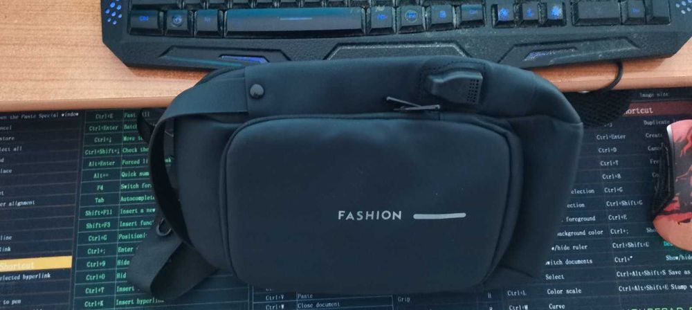 Geanta , rucsac  impermeabil, antifurt, cu port de incarcare USB