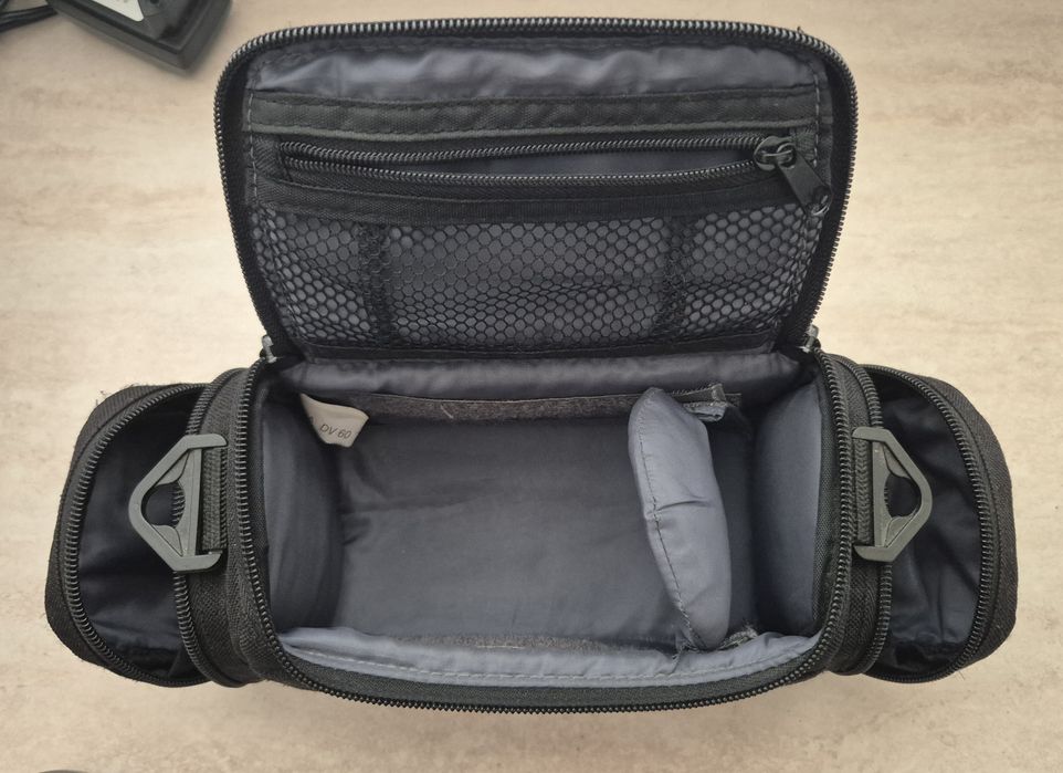 Sony MiniDV DCR-HC24E (Defect mecanic casetă) + Geantă Samsonite