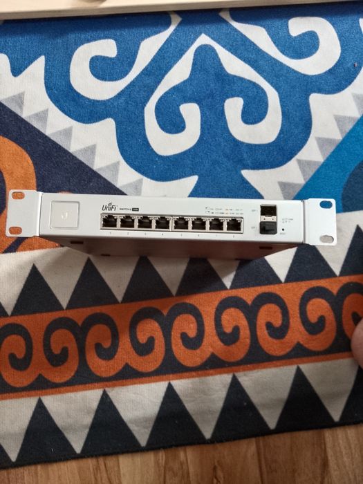 Коммутатор Poe unifi swith 8