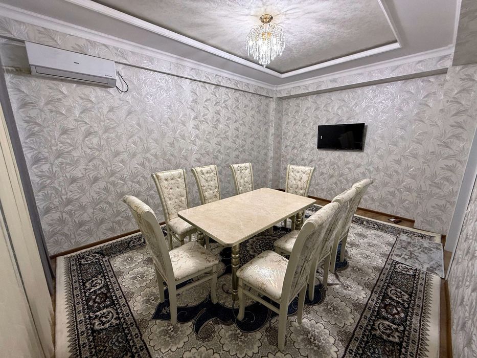 Сергели  янги массив квартира ижарага берилади 
 Лифт, тўлиқ мебел, ис