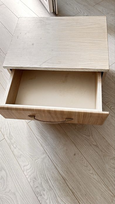 Тумбочки с задвижками