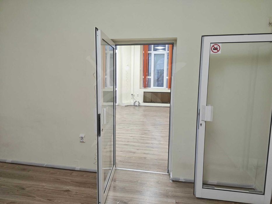Дава се под наем Офис в Пловдив, Център - 230 кв.м за 997.05 € - Снимка #11