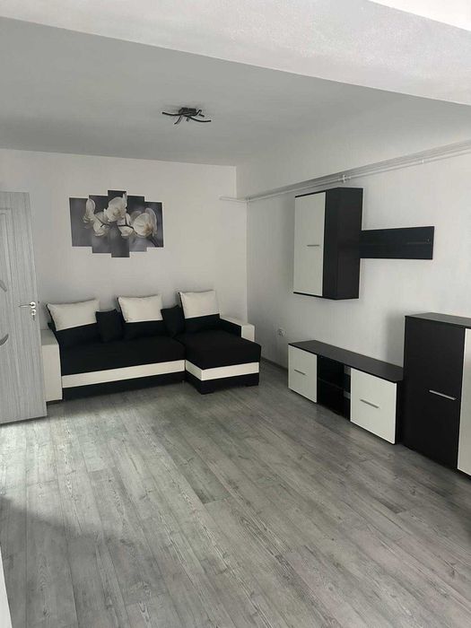 Apartament de Închiriat 2 camere decomandat, bucatarie 18mp, Craiovița Nouă