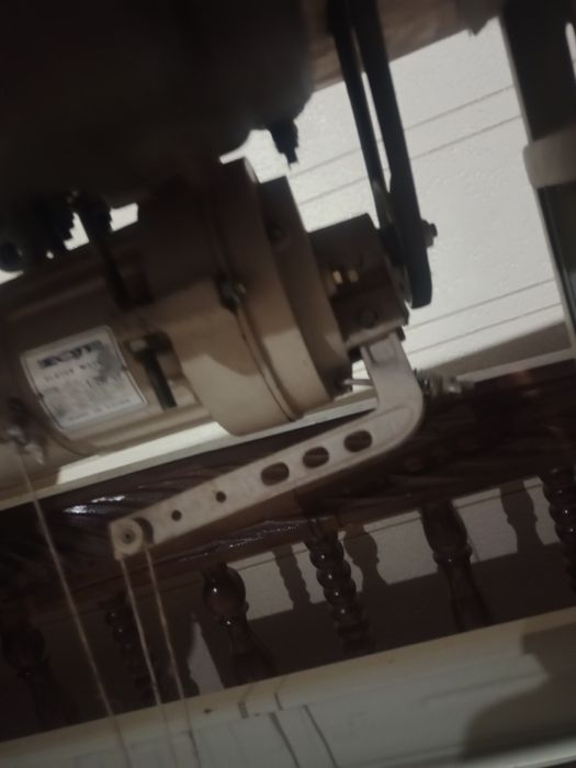 Тику машинаси. Кам ишлатилган. Холат яхши.