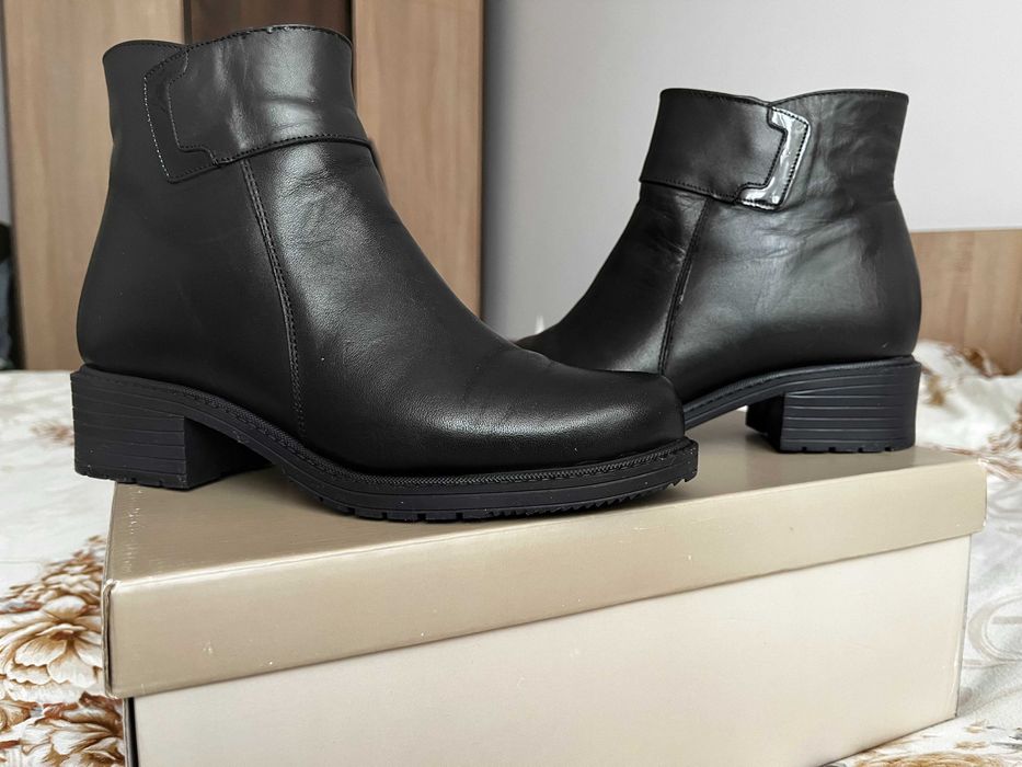 Cizme din piele – purtate o singură dată