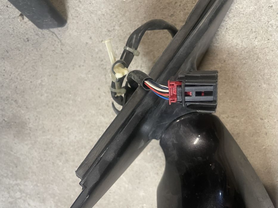 Огледало ауди А4 б8