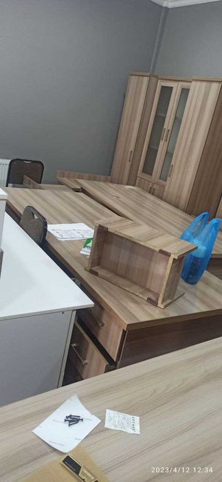 Продаётся Офисный мебель.  Офисный шкаф 2 шт.