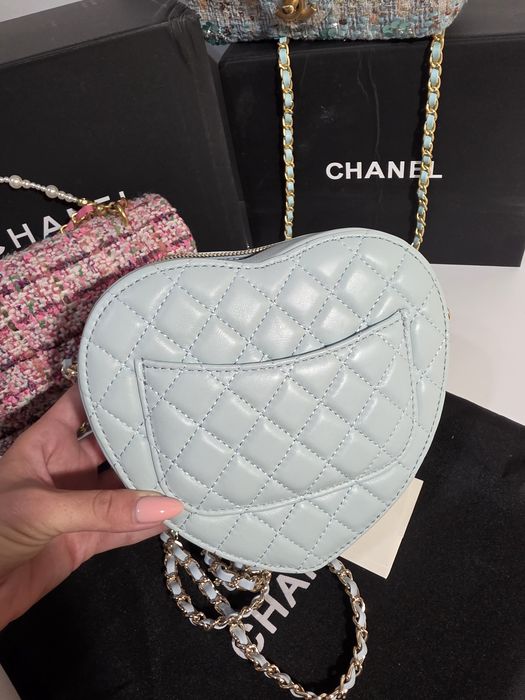 Налична чанта Chanel Heart Bag синя