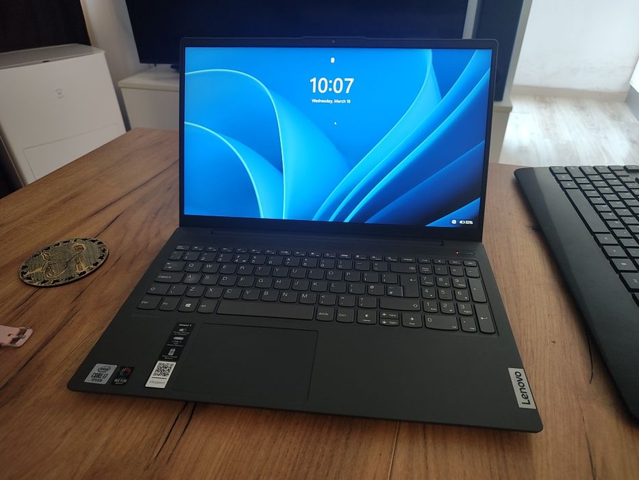 Laptop i7 10.5gen (gpu Iris),ram 3200mhz dual, wifi6, amprenta, 9.7/10