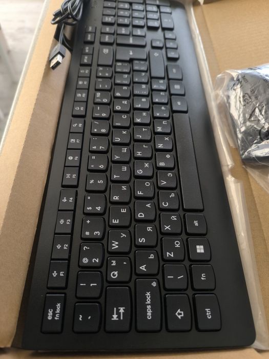 Комплект клавиатура с мишка НОВИ Lenovo Essential Wired Combo, черен