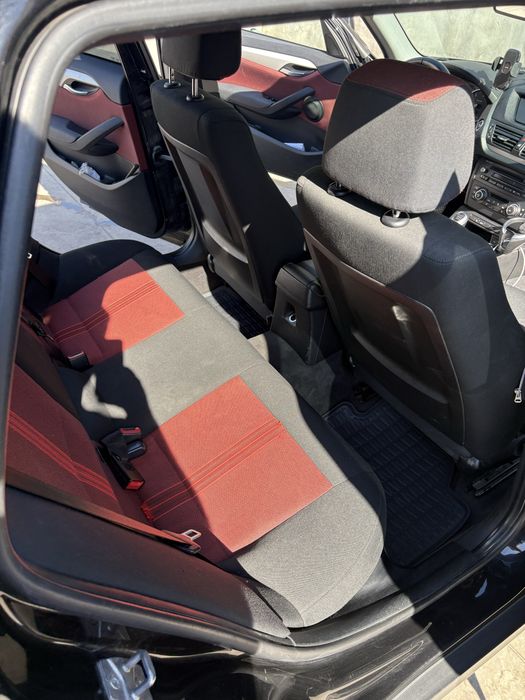 BMW X1 2011 — imagine 5