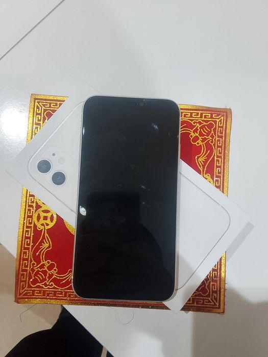 Продам IPHONE 11