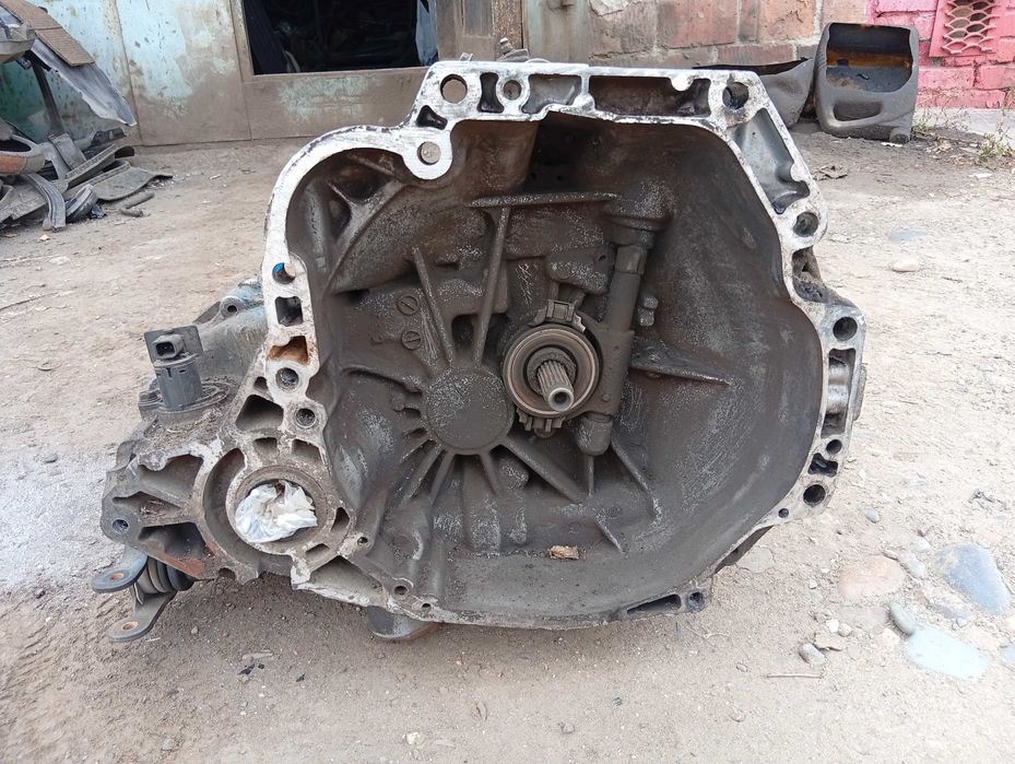 Мкпп Nissan Bluebird U14 SR18DE