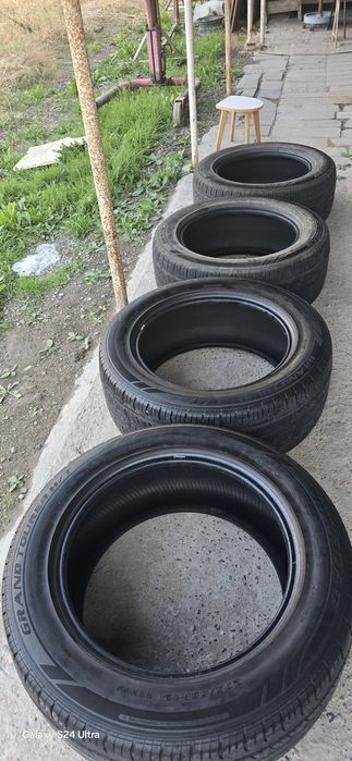 Продам шины в комплекте