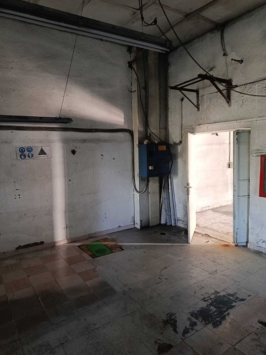 Дава се под наем мултифункционално помещение от 1000 кв.м.,с ФЕЦ 150 KW в гр. Харманли