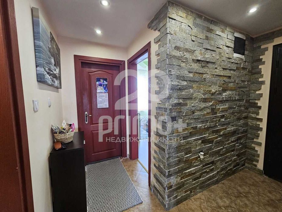 Дава се под наем Тристаен апартамент в Велико Търново, Център - 95 кв.м за 360 € - Снимка #8