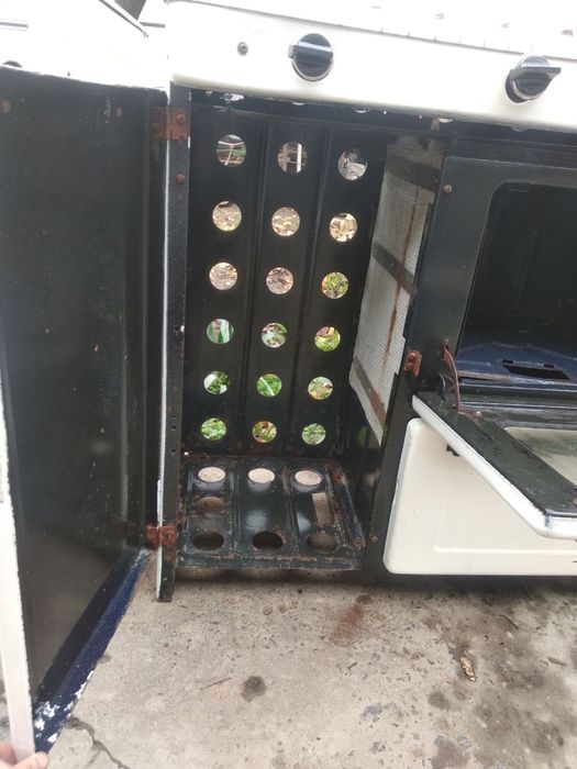 Продам газовую плиту