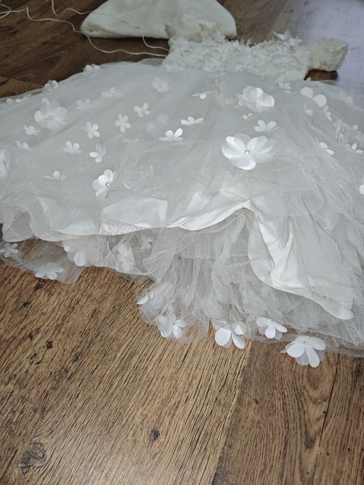 Продам новогоднее платье для девочки