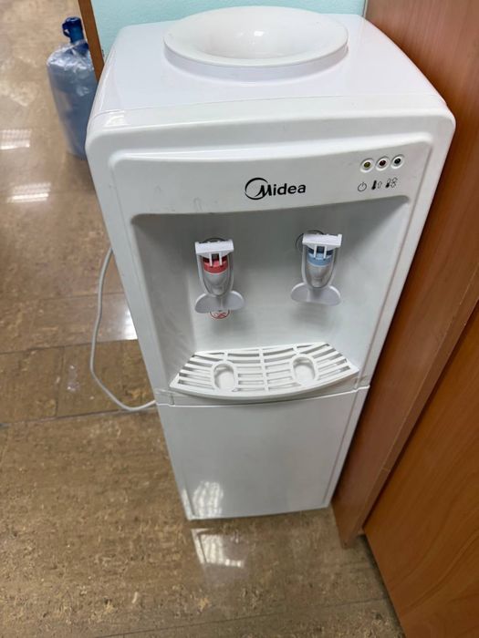 Куллер для воды напольный midea