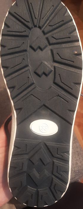 Продам новые детские ботинки Германия