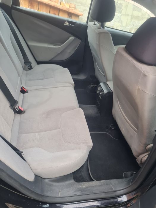 Vând păsat b6 an foarte bună stare