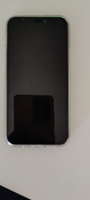 Iphone 12 mini , functionează, dar  are defect la ecran