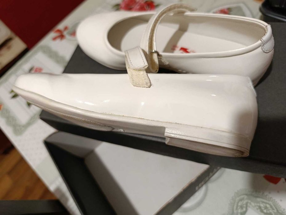 от естествена кожа бели лачени детски обувки балеринки, р-р 35