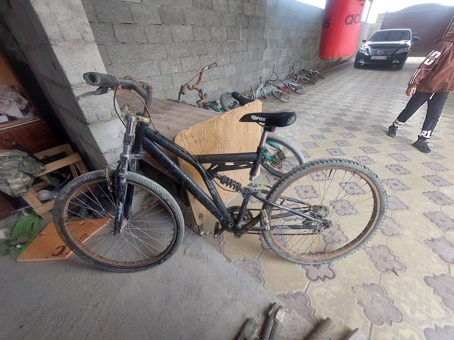 Старые велосипеды.