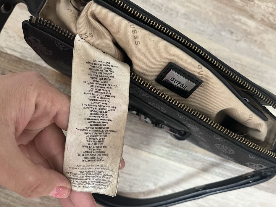 Guess чанта оригинал