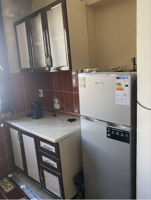 2 xonali uyni 1 xonasi student qizlarga yoki ishchi ayollarga beriladi