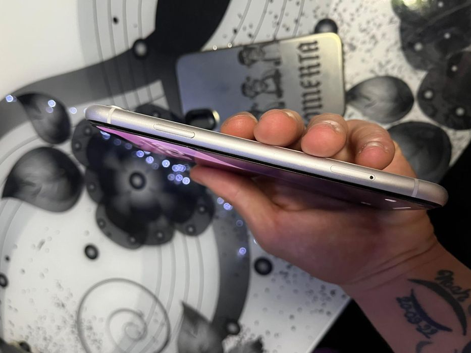 Vând iPhone xr  bun