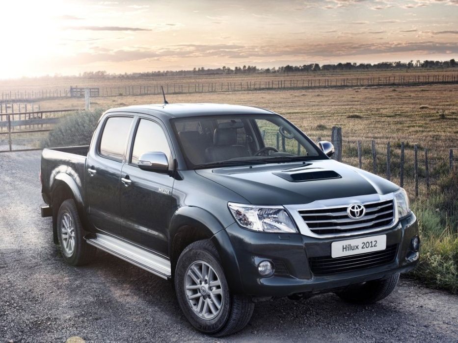 Фара Toyota Hilux Хайлюкс 12-15