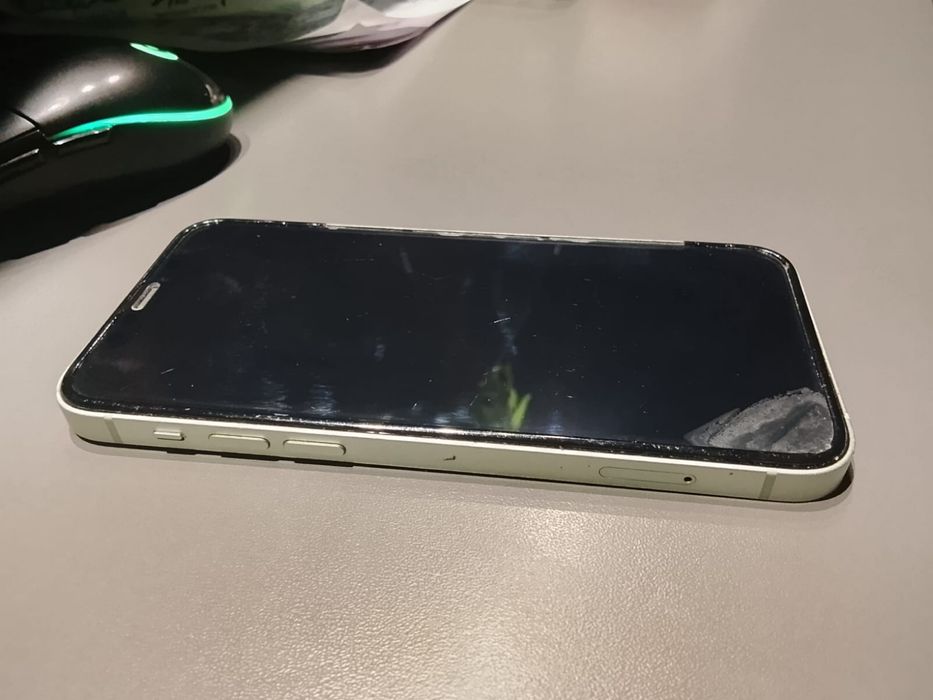 Срочно продам iPhone 12