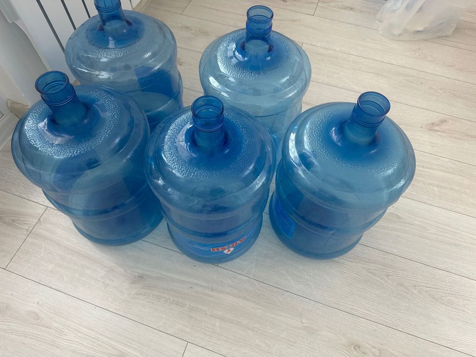 бутылки 19 л продаю
